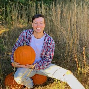 Meet your Posher, Jake